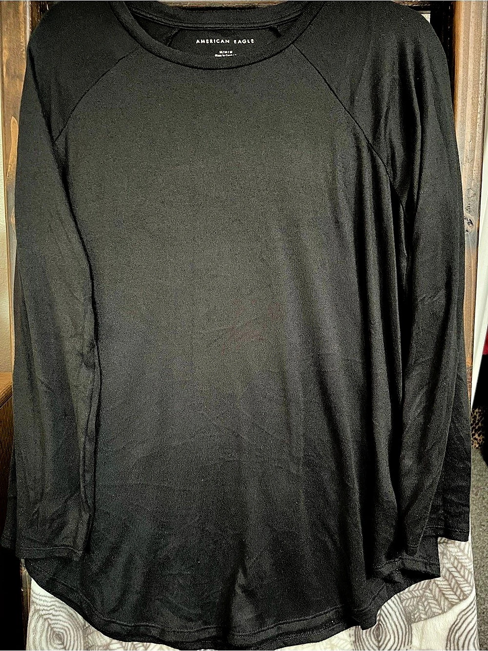 American Eagle Long Sleeve Top in Black Size Medium Like New